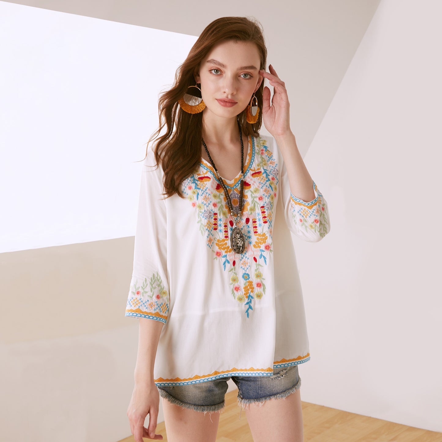 Embroidery Loose Slimming Women's Shirt